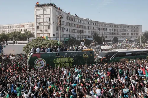 Senegal football players celebrating their victory