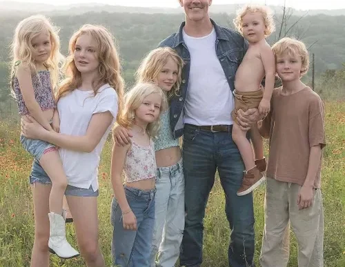James Van Der Beek with his children