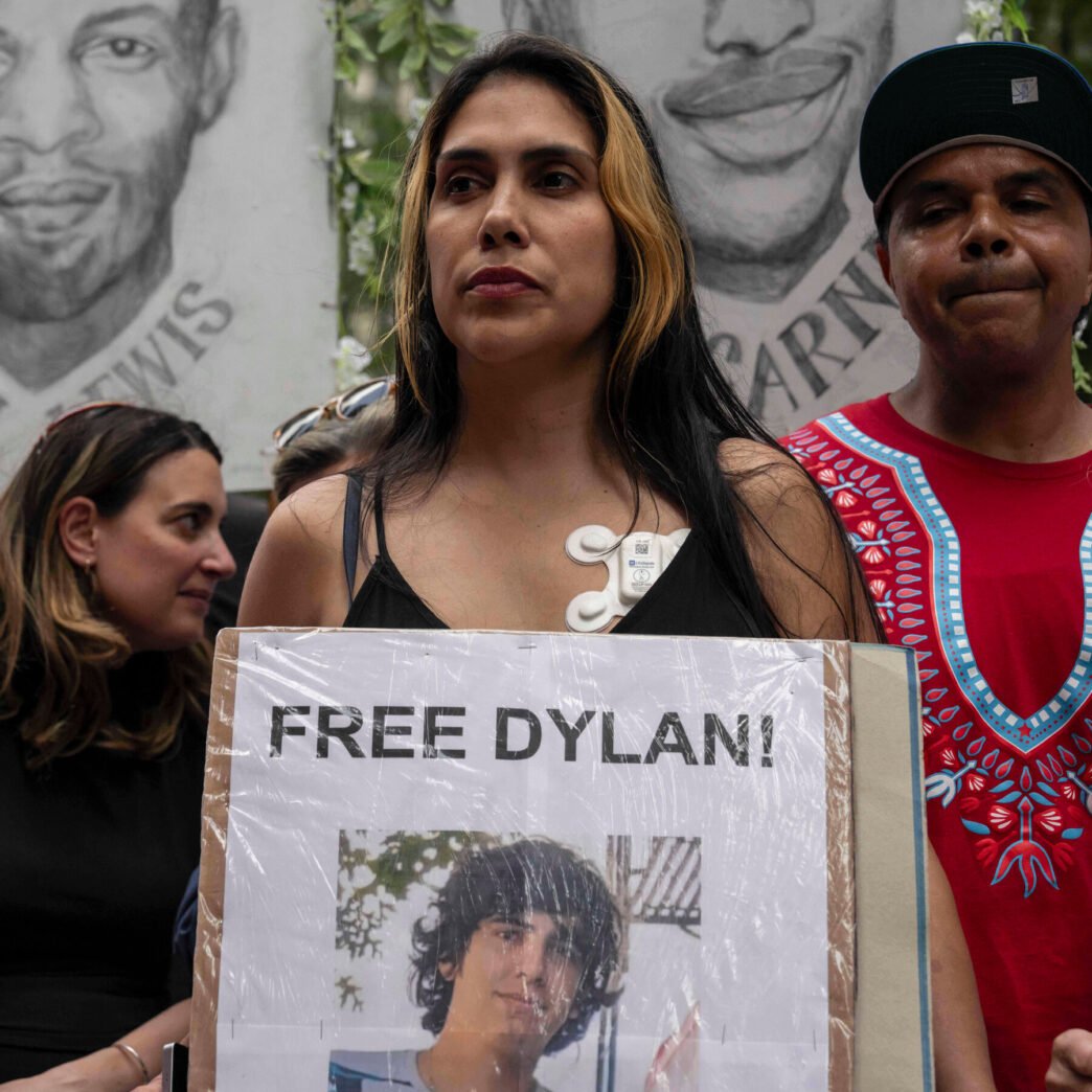 Dylan Lopez Contreras, a NYC high school student, freed from ICE detention