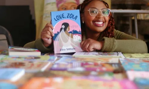 Couple holding hands on a sunny day