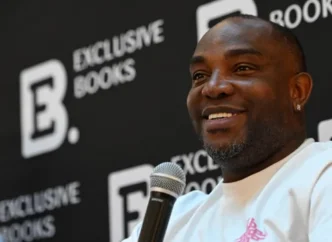 Benni McCarthy in action