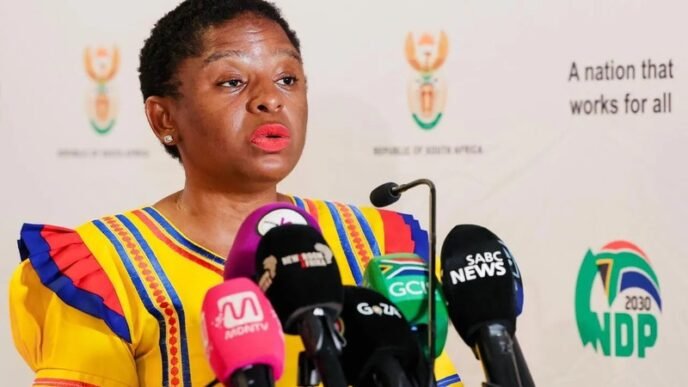 Minister Khumbudzo Ntshavheni