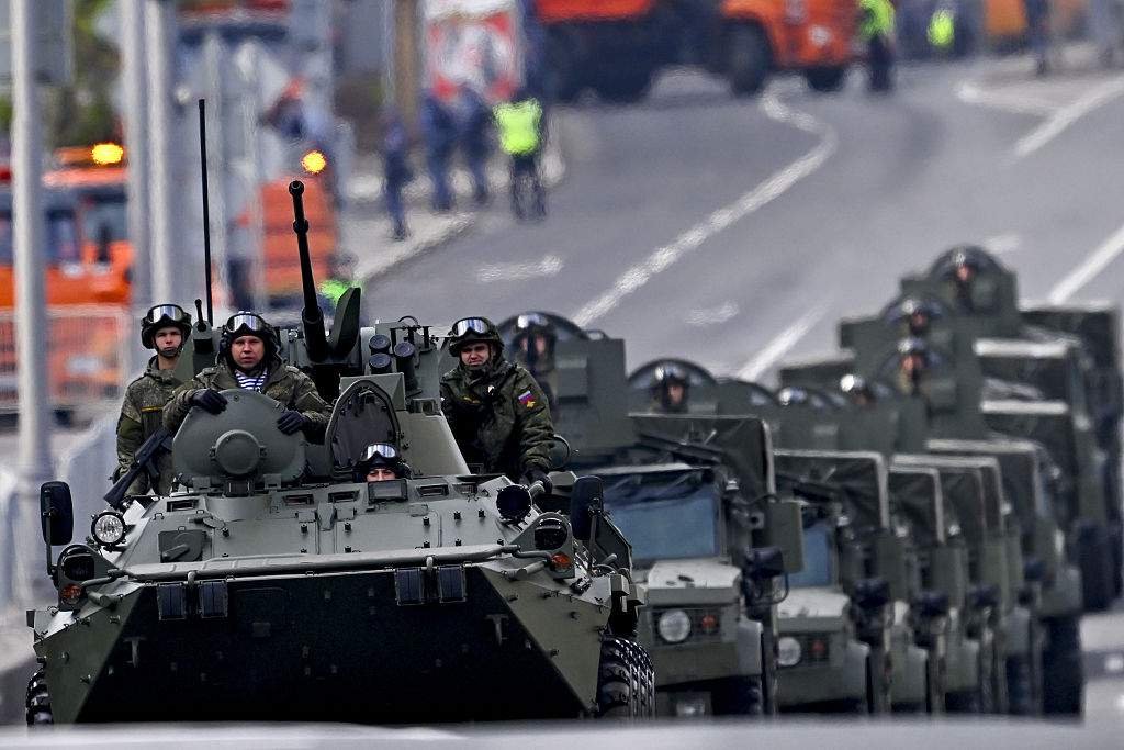 Russian and Kenyan flags