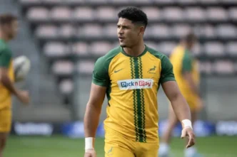 Sacha Feinberg-Mngomezulu in action on the field