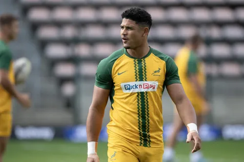 Sacha Feinberg-Mngomezulu in action on the field