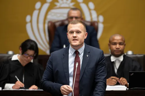 SANDF soldiers on patrol