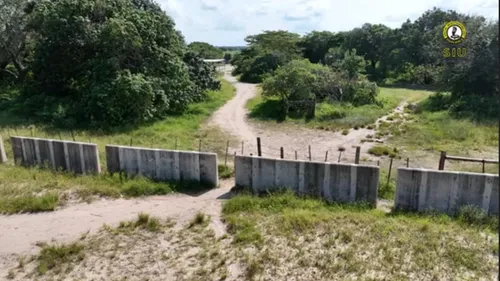 Border wall construction