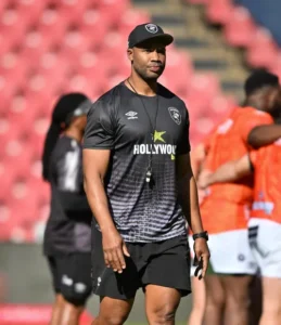 Eben Etzebeth in action