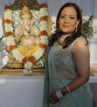 Mother and daughters