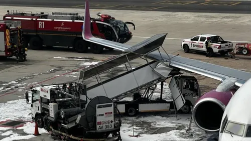 FlySafair Boeing plane at Cape Town International Airport