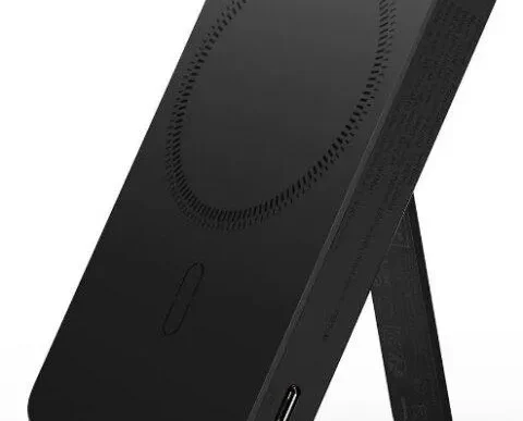 ESR HaloLock Power Bank