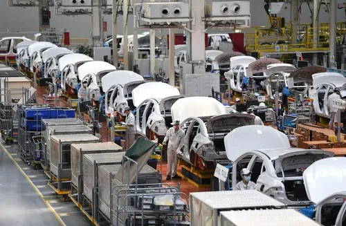 Chinese car assembly line
