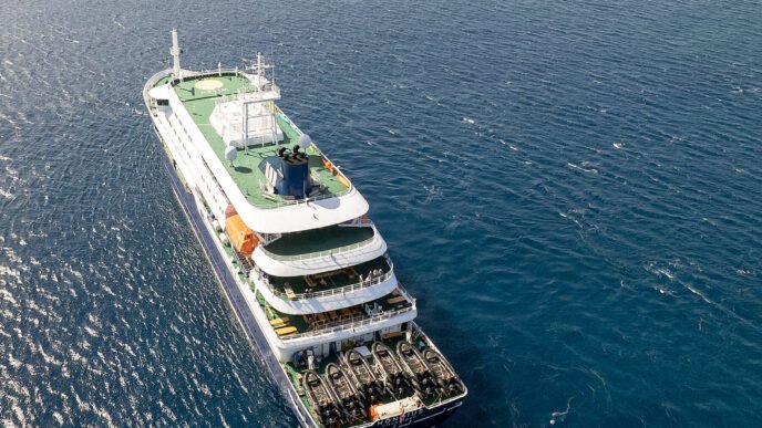 Cruise ship with hantavirus outbreak