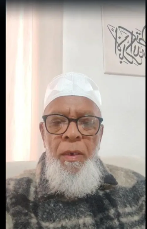 Mogamat Farouk Rylands speaking to his community