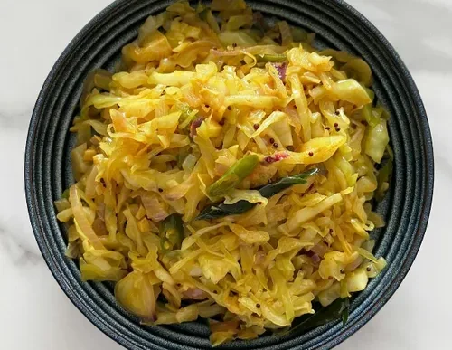 A photo of a delicious cabbage dish